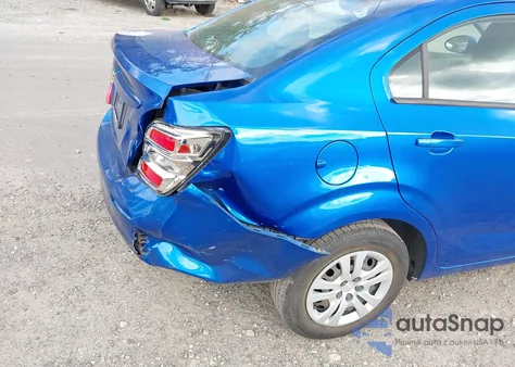 2020 Chevrolet Sonic Fwd Ls z USA, uszkodzony, nr VIN 1G1JB5SB7L4100239